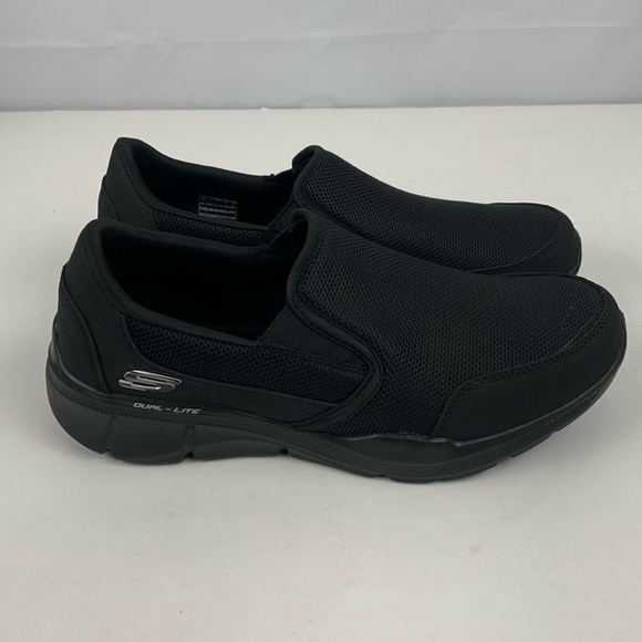 Skechers black mens slip on sneakers - Picture 1 of 11